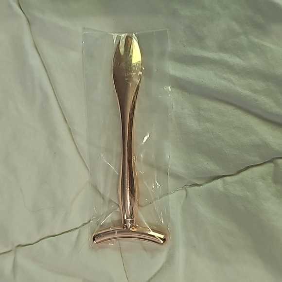 Beauty Items - Picture 3 of 6